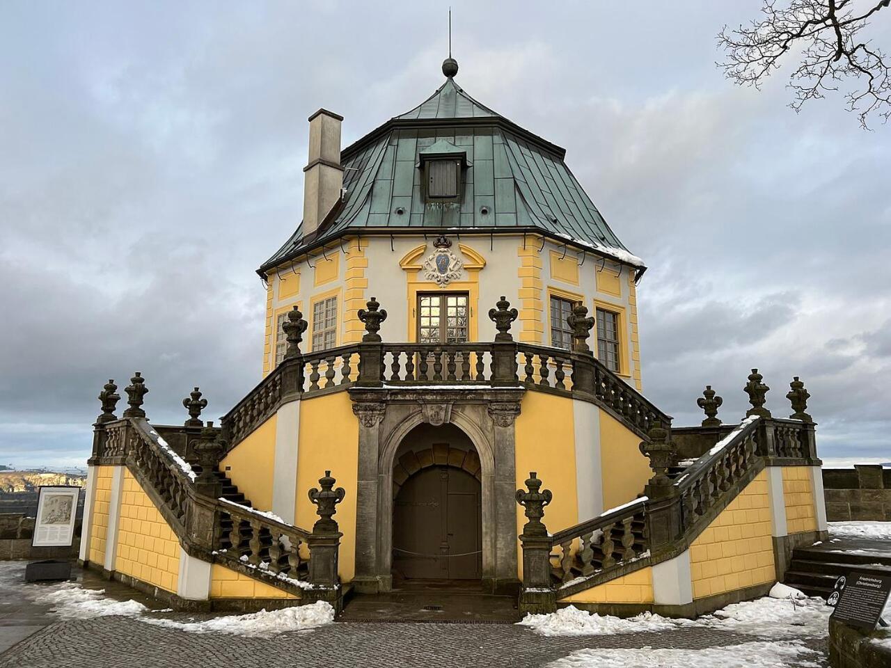 Pod Chlumem - Utulny Byt V Blizkosti Centra Дечин Экстерьер фото